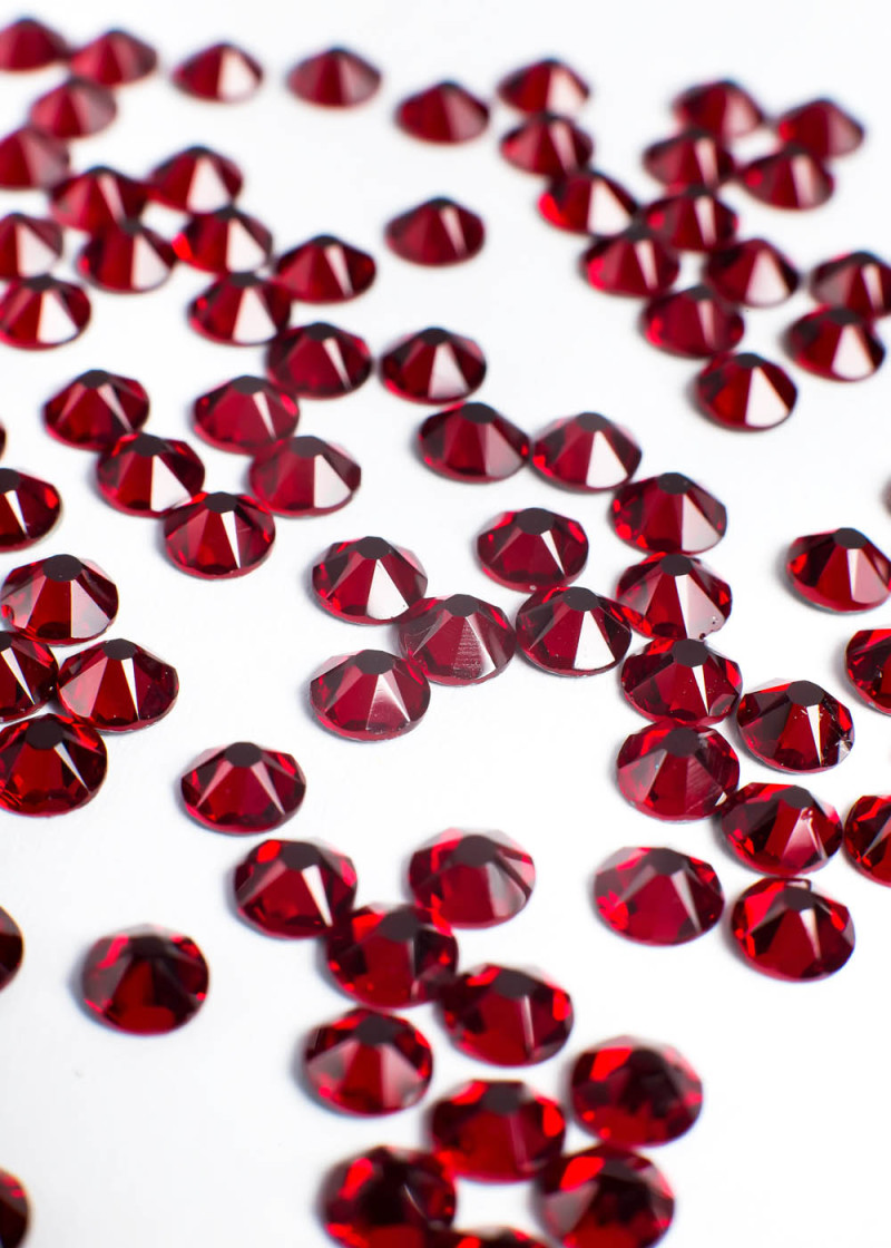 Rhinestones Elizabeth GOLD ss20 (HF) Garnet(102G)