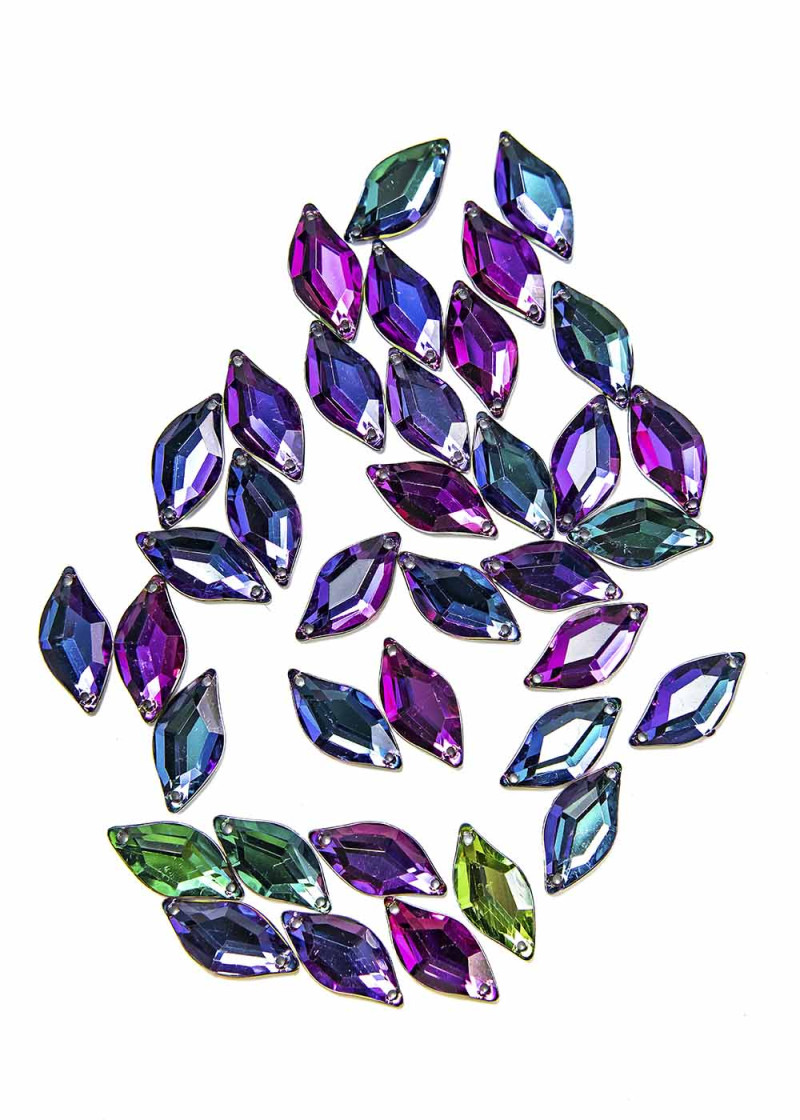 Sew on acrylic rhinestone Elizabeth LEAF 20 Crystal Vitrail Medium