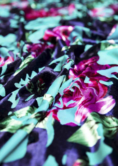 Texture velvet JUNGLE ROSE 90%polyamide, 10%elastane, Emerald, 1.6m