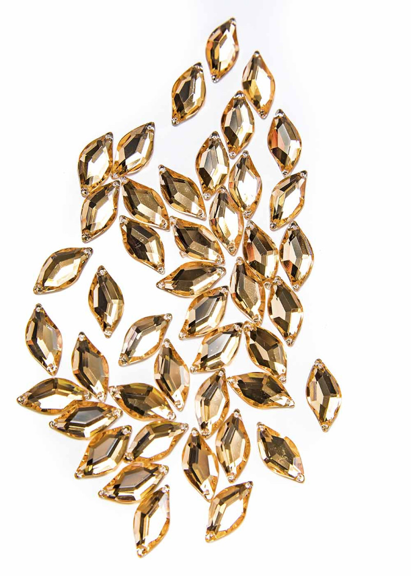 Sew on acrylic rhinestone Elizabeth LEAF 20 Light Peach