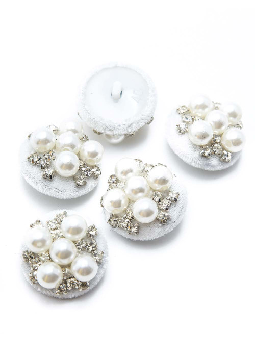 Buttons CHANEL white, 2,7cm