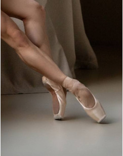  POINTE AND BALLET SHOES